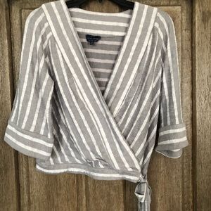 Vneck cross body top